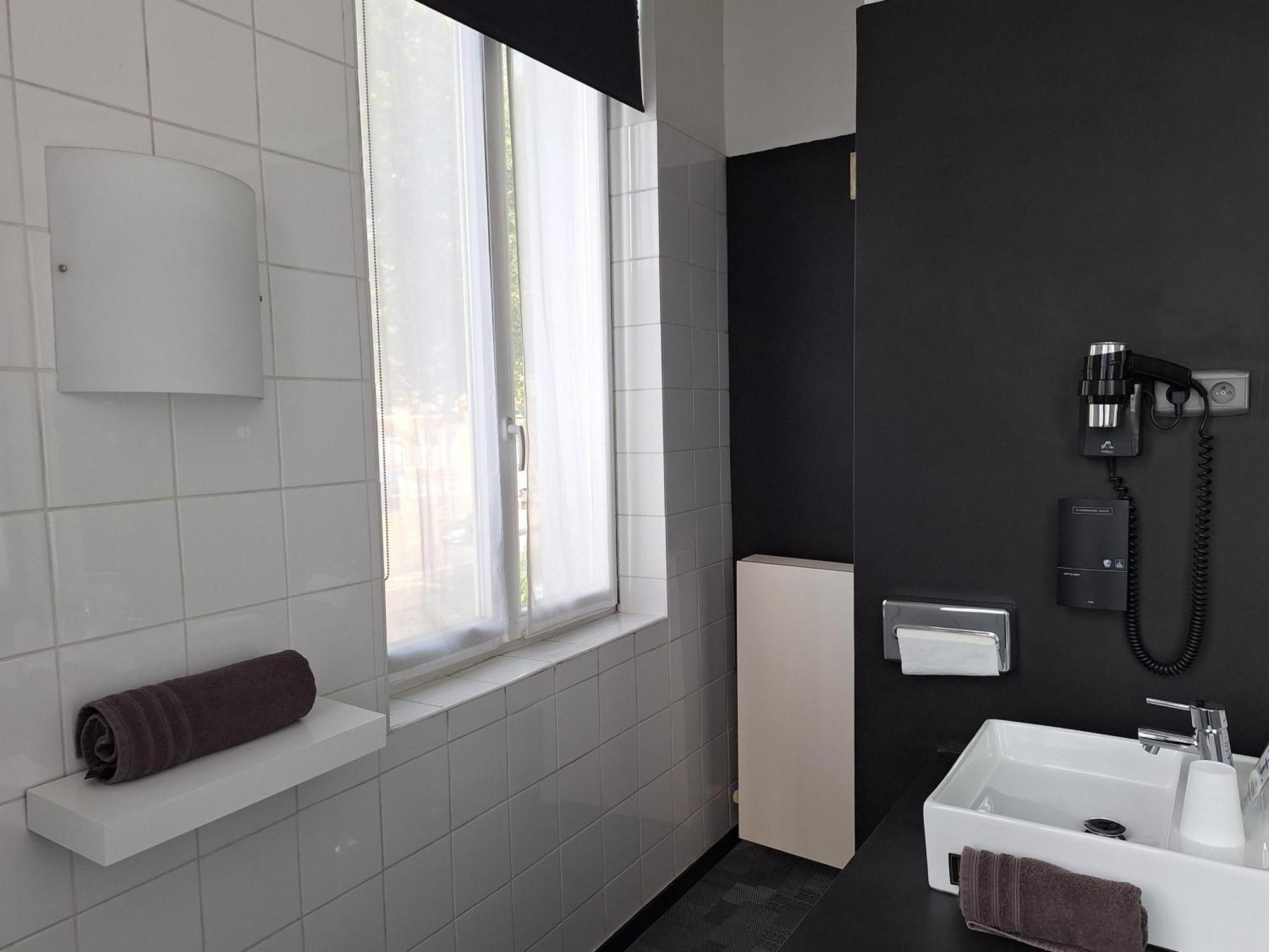Hotel St James Монс Екстер'єр фото