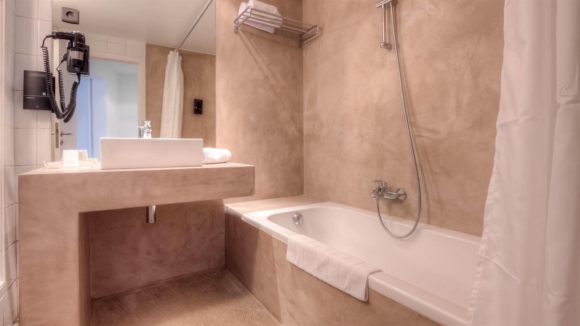 Hotel St James Монс Екстер'єр фото
