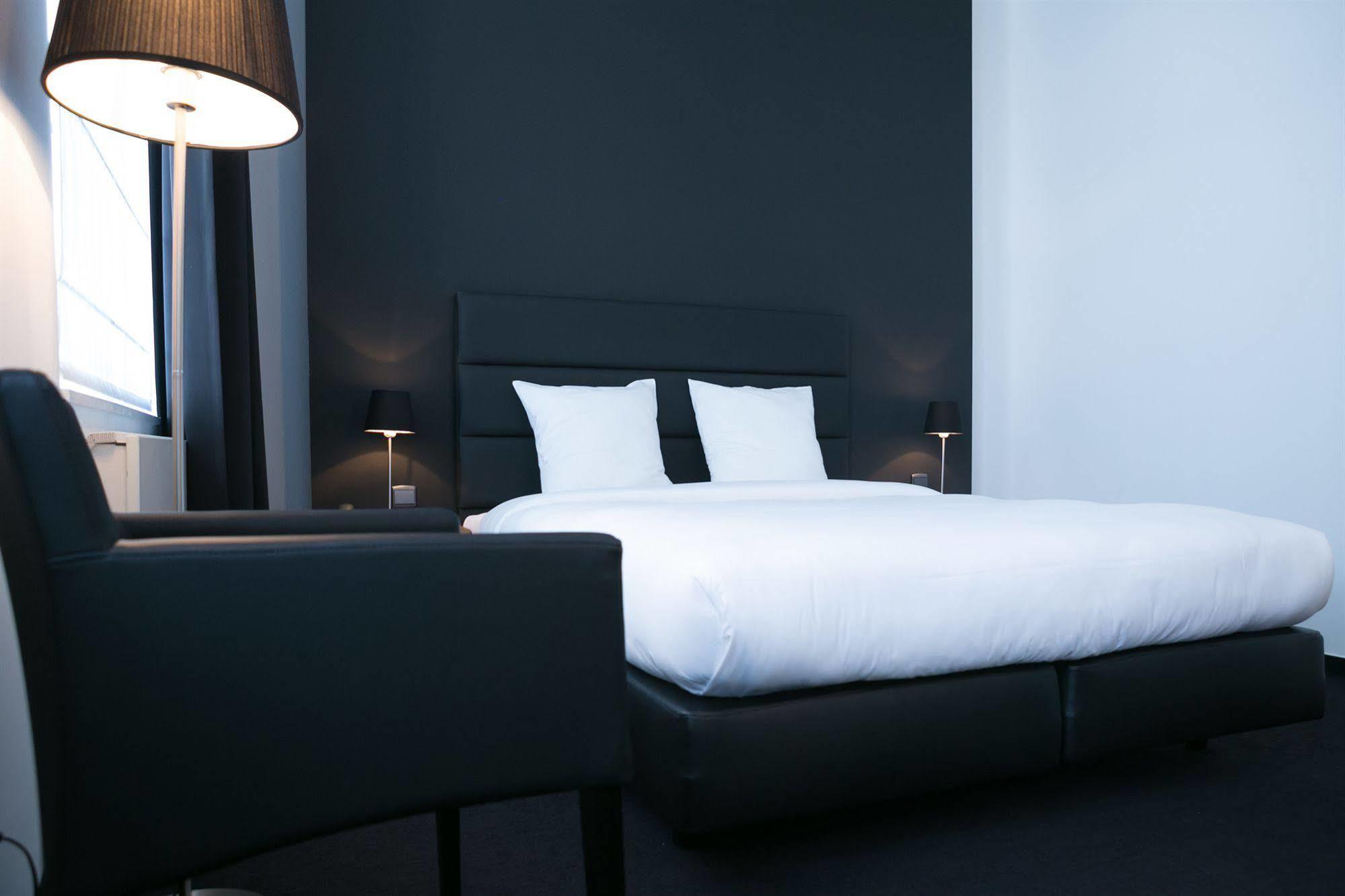 Hotel St James Монс Екстер'єр фото